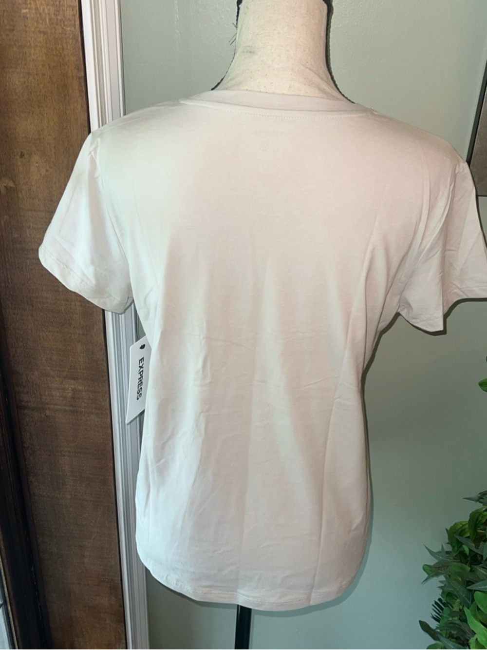 Express Tee with Leopard Logo - Picture 3 of 8